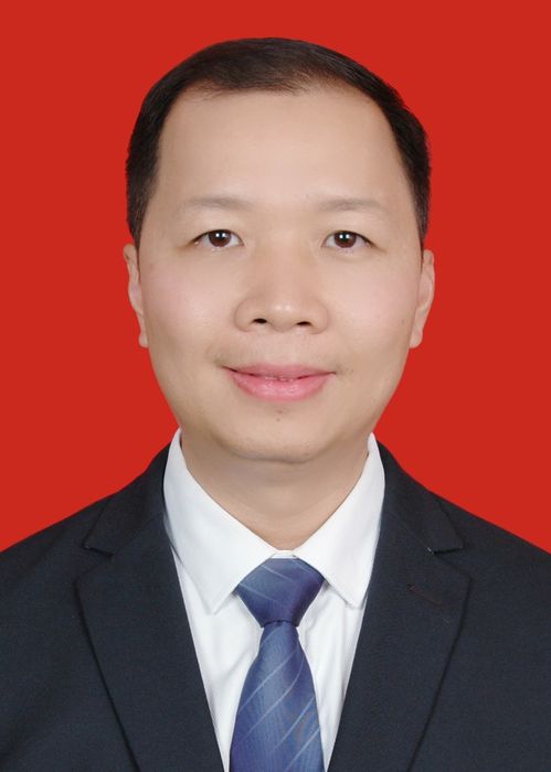 叶裕华个人照片.jpg